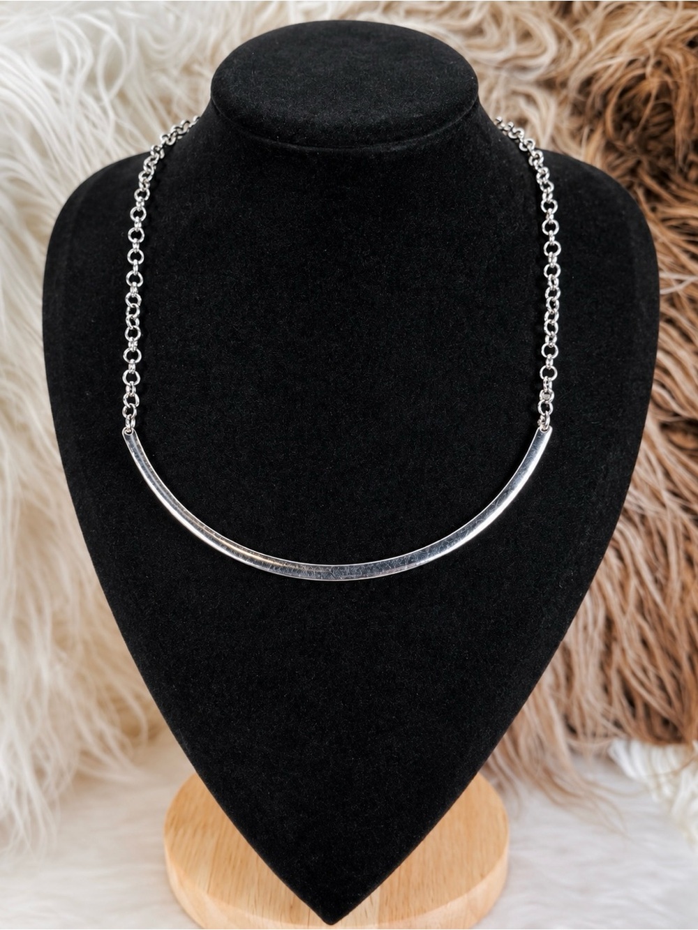 Vintage minimalist curved bar chain Silvertone necklace 16” w/2” extender
